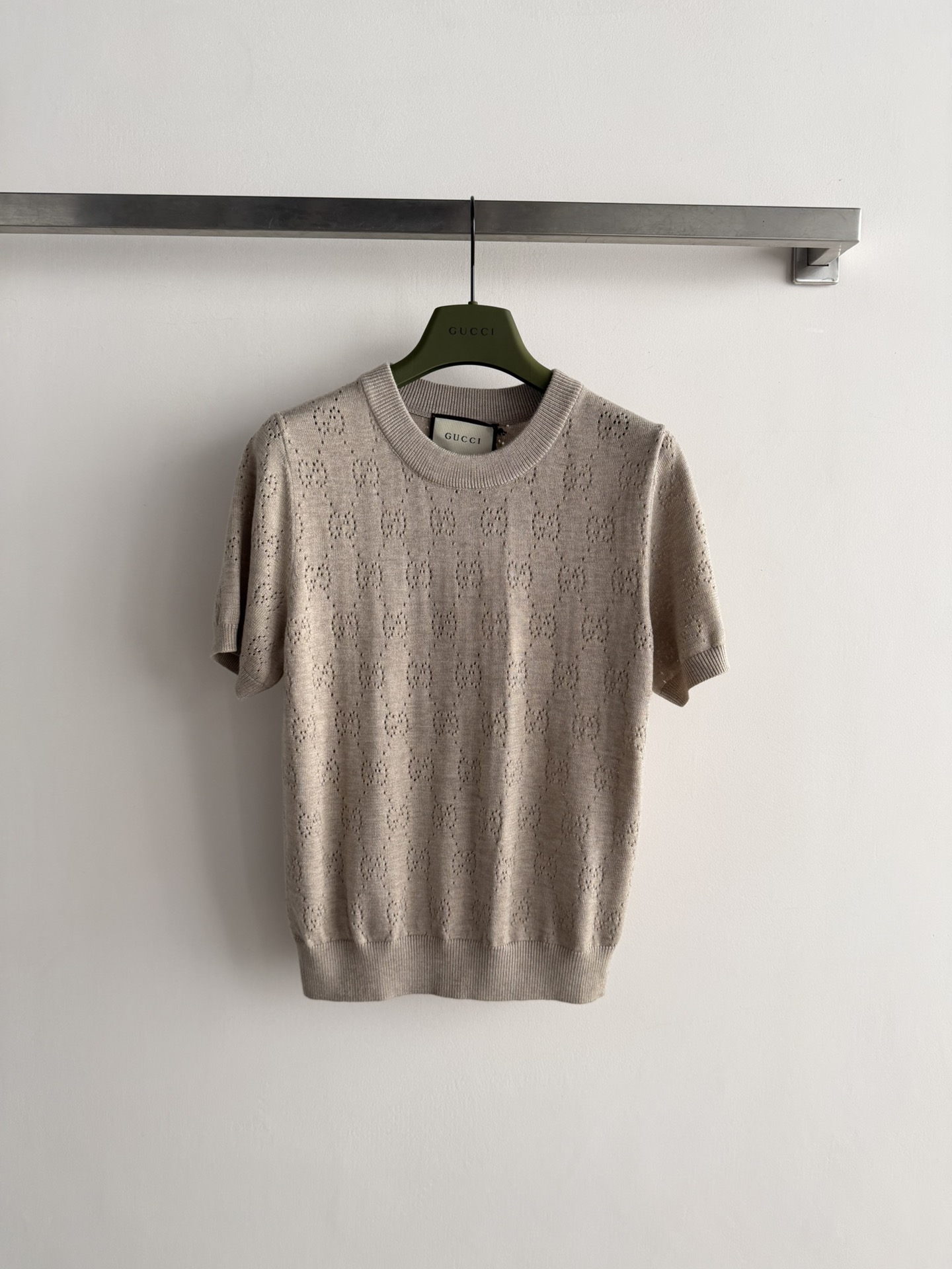 Women's short sleeves